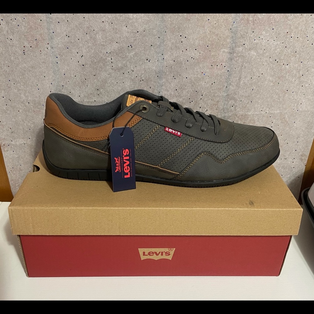 Levi’s shoes men NEW